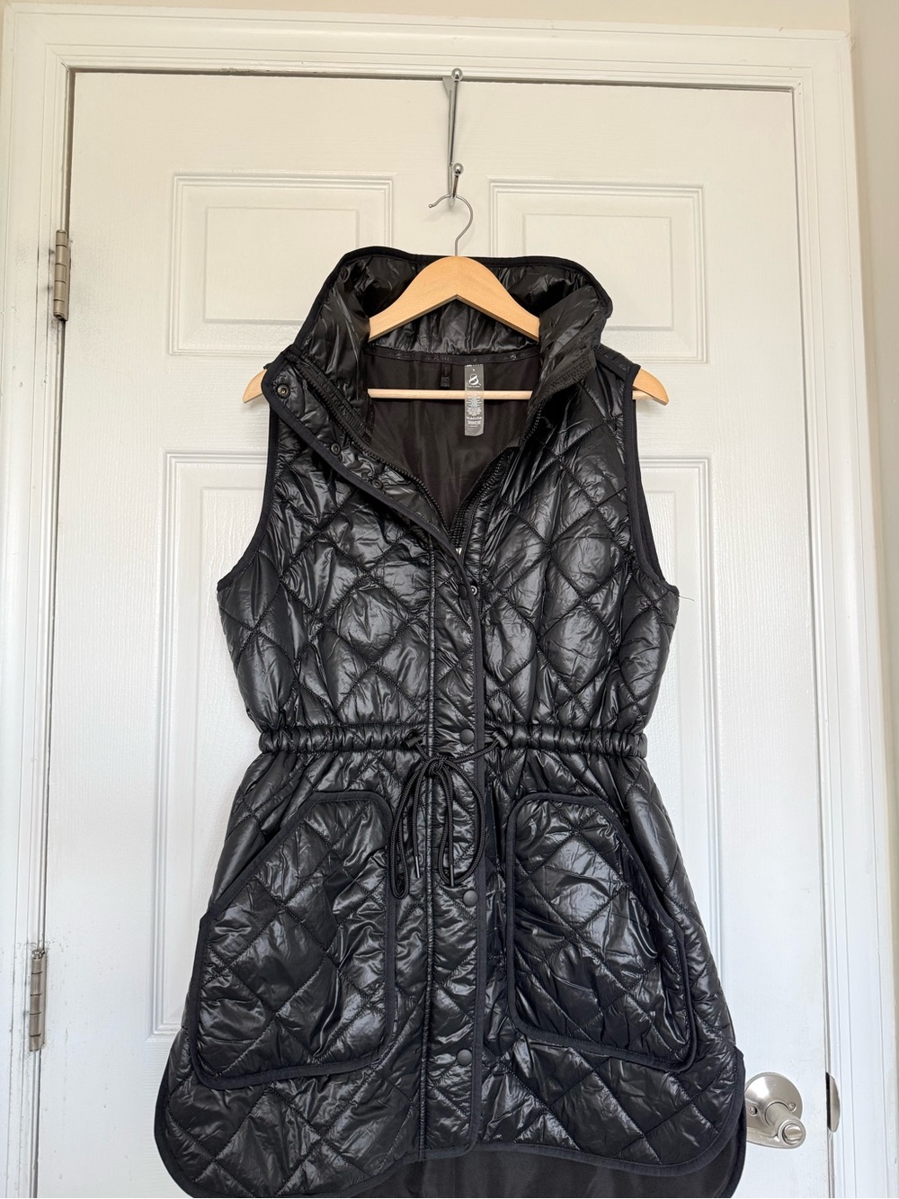 Lou & Grey Black Quilted Drawstring Waist Sleeveless Vest